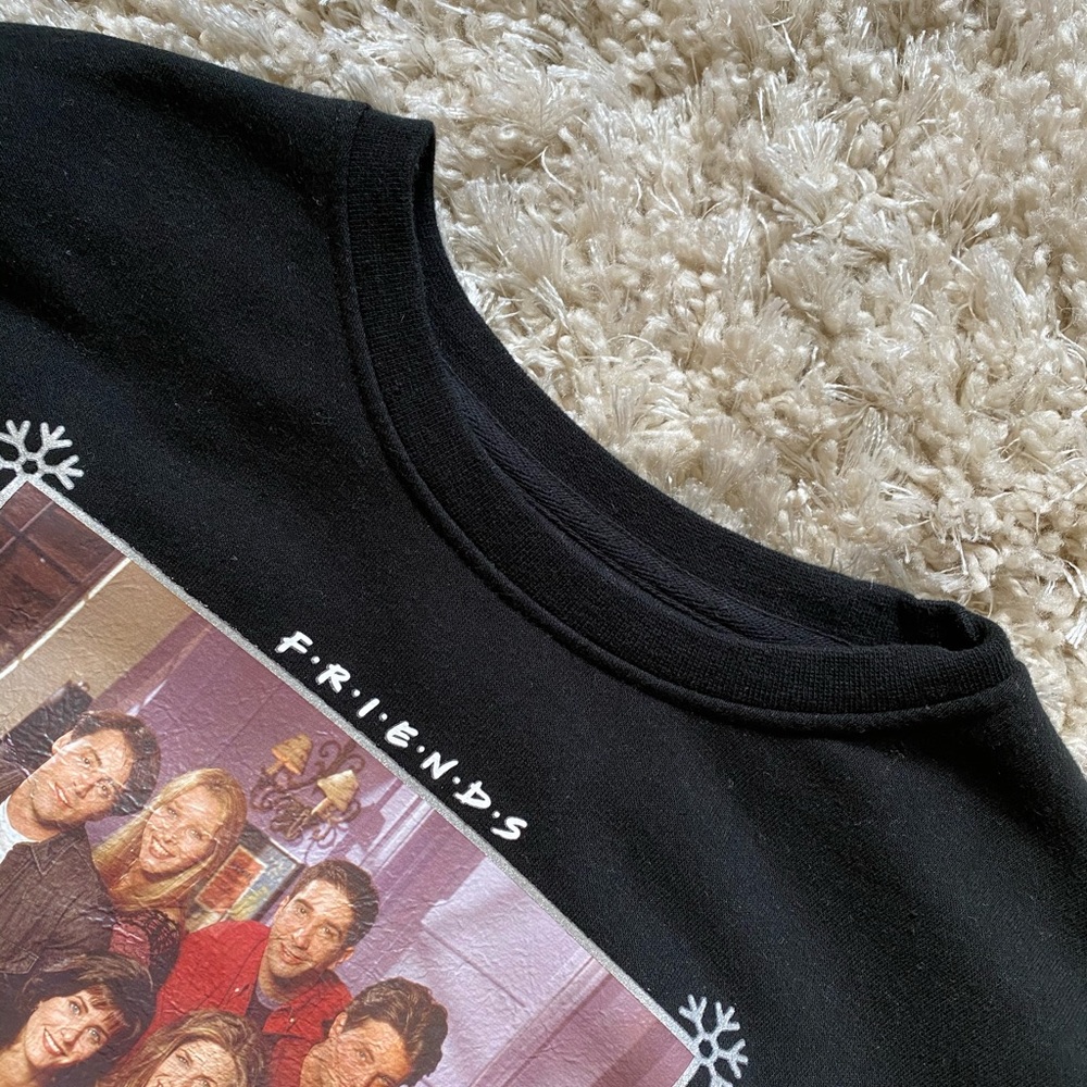 FRIENDS SWEATSHIRT - Picture 3 of 6